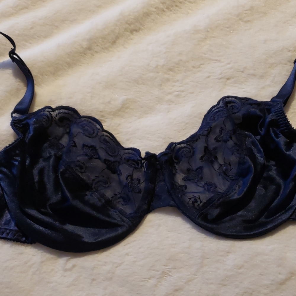 VICTORIA Secret bra 34c
